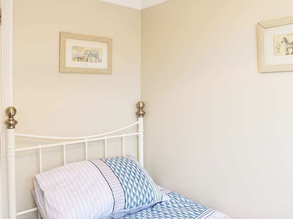 Single bedroom | Dougies Retreat, Pevensey Bay 