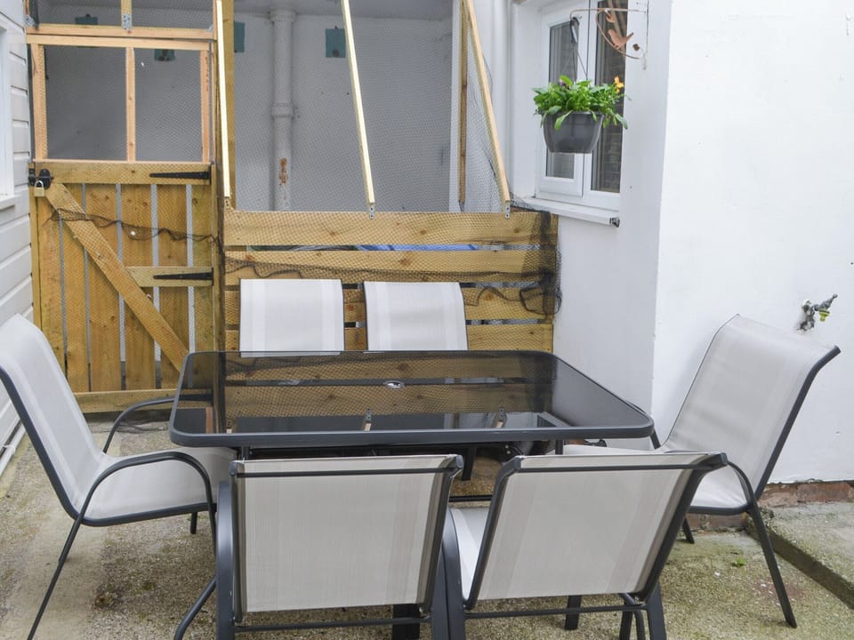 Outdoor area | Gloster House, Amble