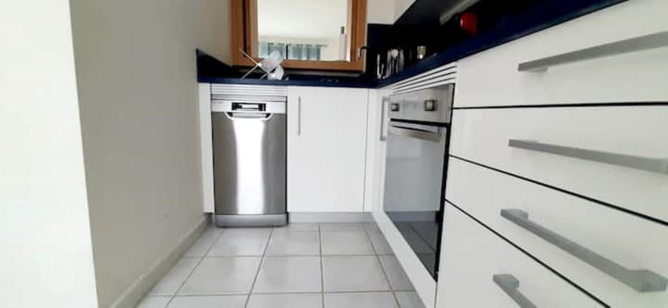Kitchen with dishwasher