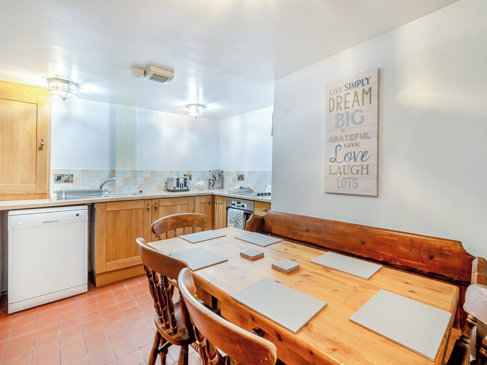 Kitchen/diner | Caedmon Cottage - Fishermans Cottages, Whitby