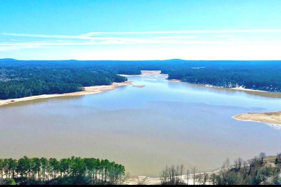 Boat, fish, play in the sand or swim in the beautiful Lake Allatoona. Lake access 1.8 miles away!