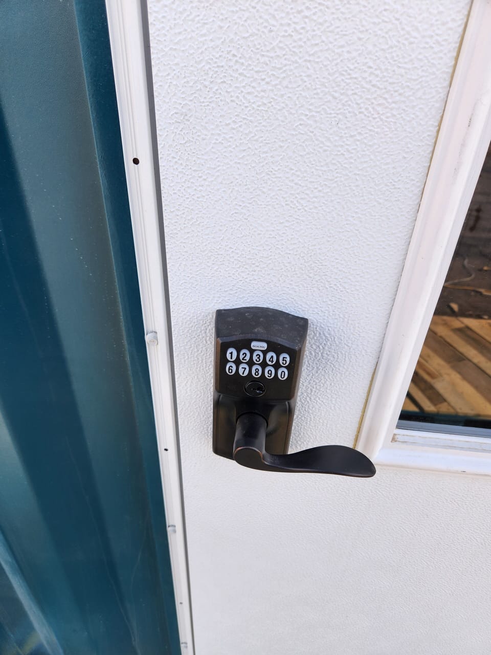 Keyless entry for added safety and convenience. 