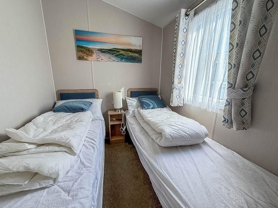 For a memorable family holiday, book a last minute break at Broadland Sands, where you can unwind in a static caravan holiday and enjoy the dog-friendly atmosphere near Lowestoft UK.