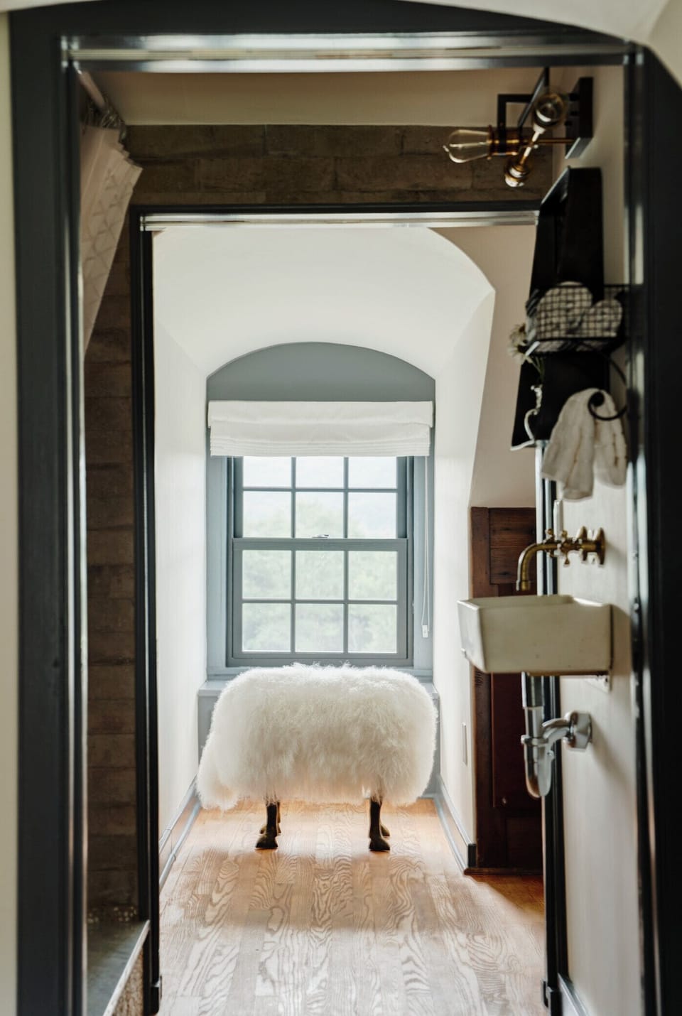 2 bathrooms on top floor