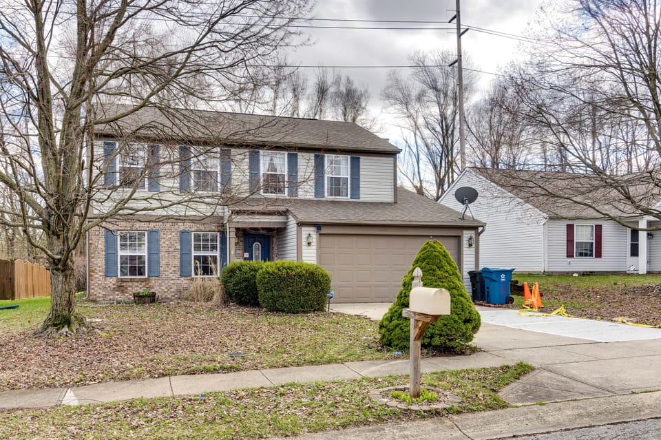 Home Exterior | Garage Parking | Fire Pit | 3 Mi to Indianapolis Motor Speedway