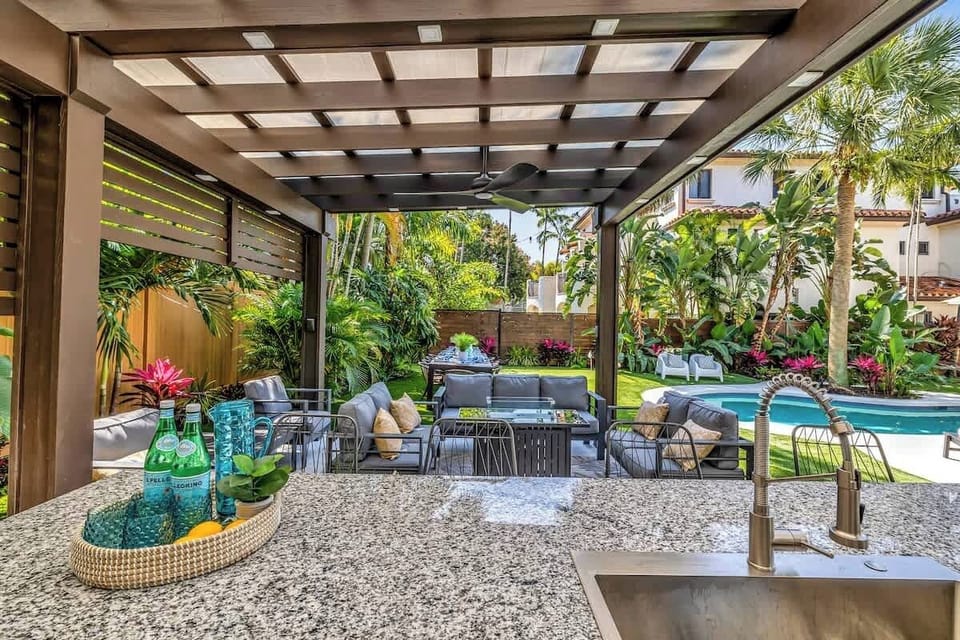 Outdoor dining