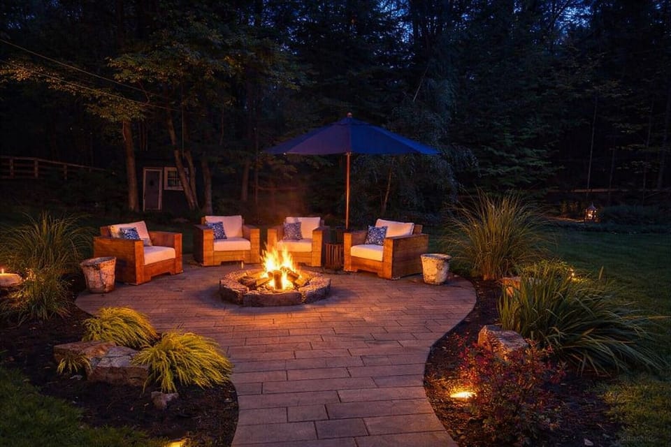 At night end the day by the fire with s’mores and good conversation. 