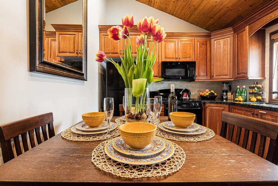 Kitchen & Dining Area with GE appliances and seating for 4