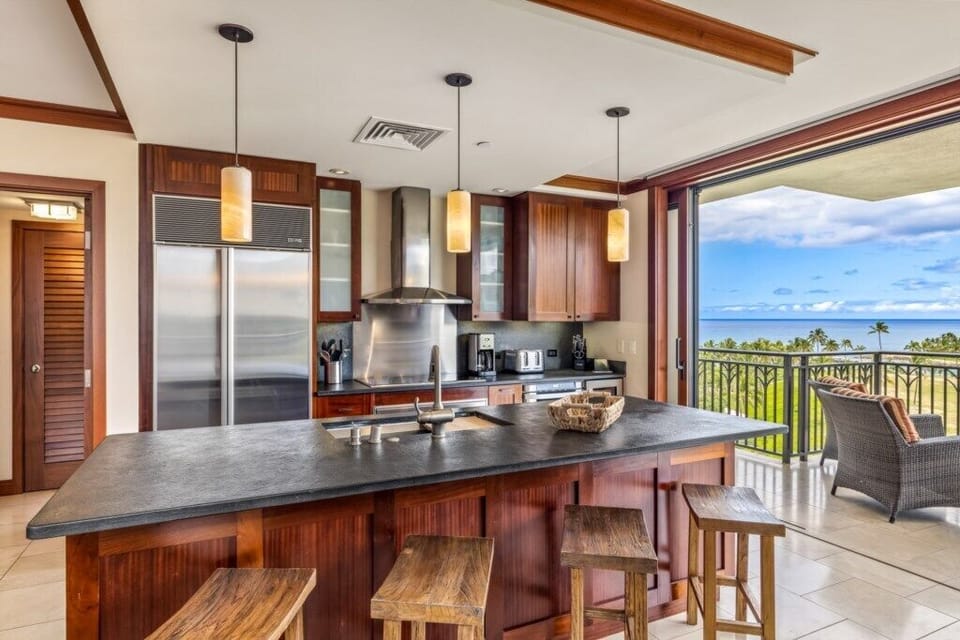 Full size kitchen designed by Chef Roy Yamaguchi