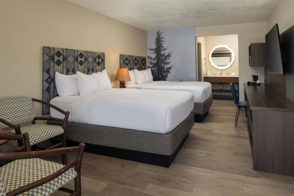 Settle into crisp linens in a comfortable double-queen room.