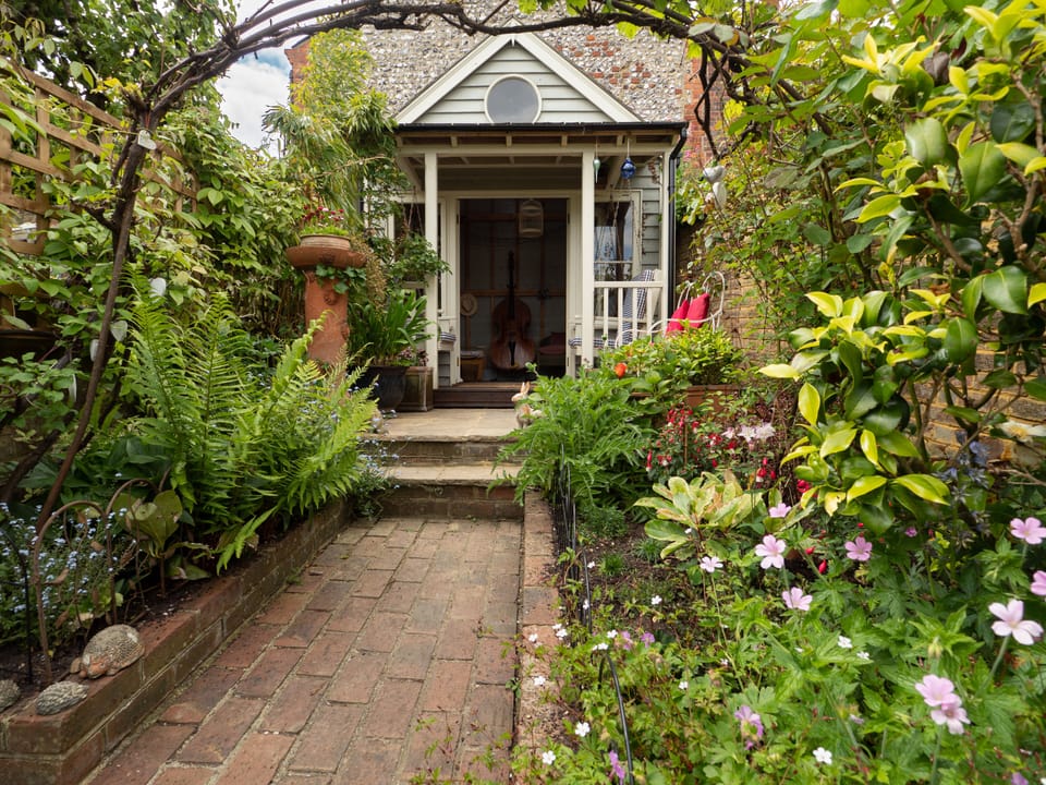 Garden leading to summerhouse