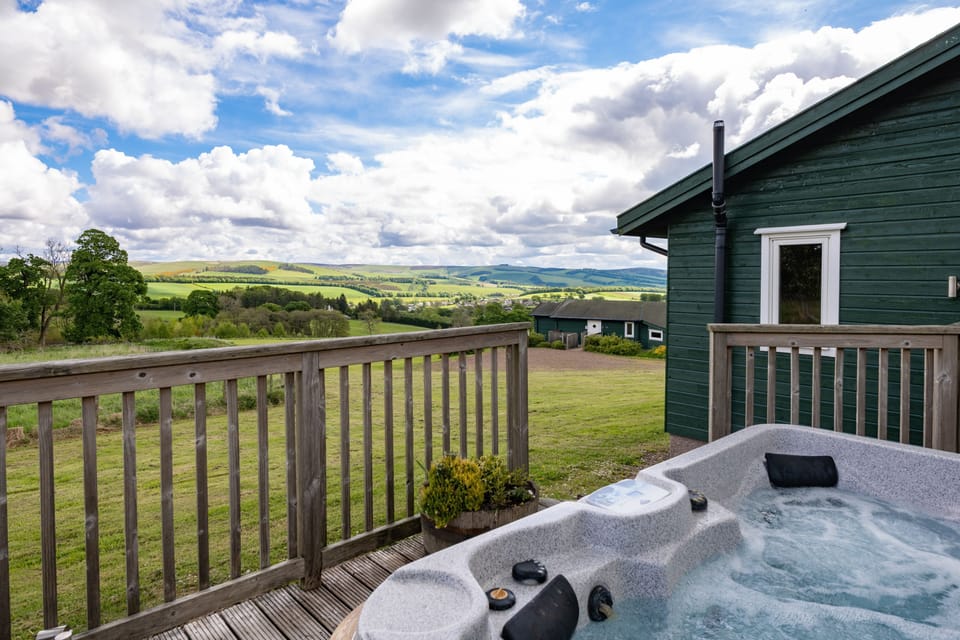 Hot Tub at the Ramsay at airhouses