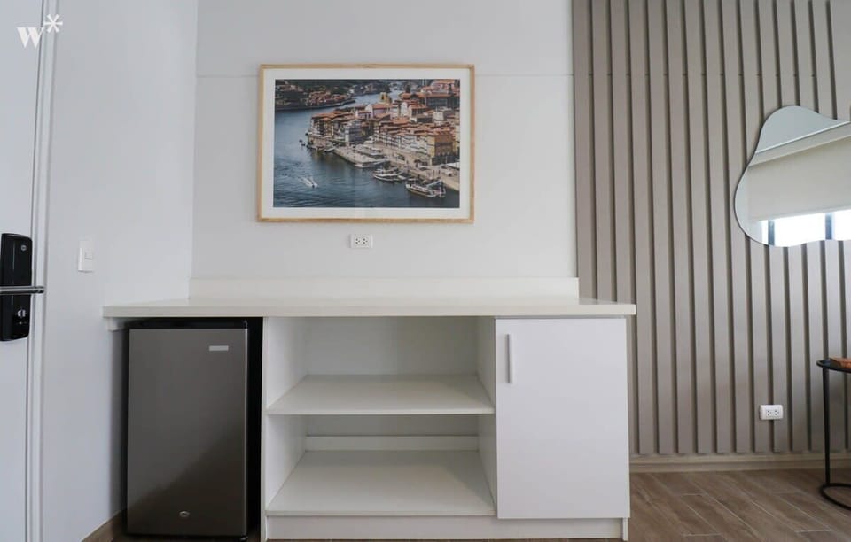 Mini fridge