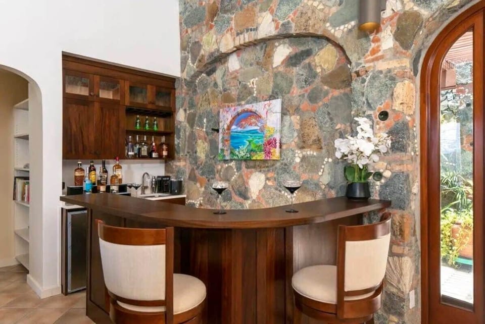 Open concept great room entertaining bar. Alcohol not included.  Provisioning available upon request for an additional fee. 