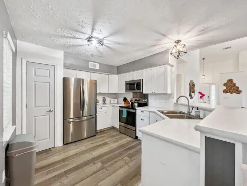 Fully functional kitchen