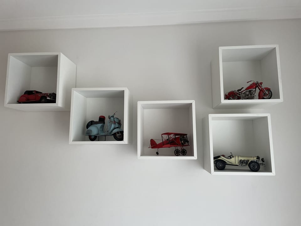 Twin bedroom