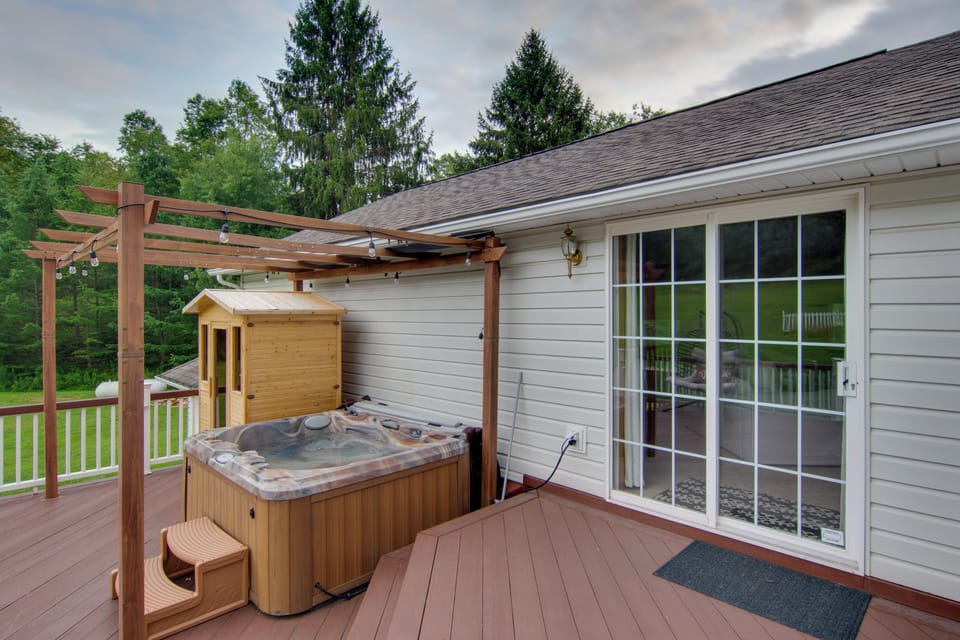 Home Exterior | Private Hot Tub | Sauna