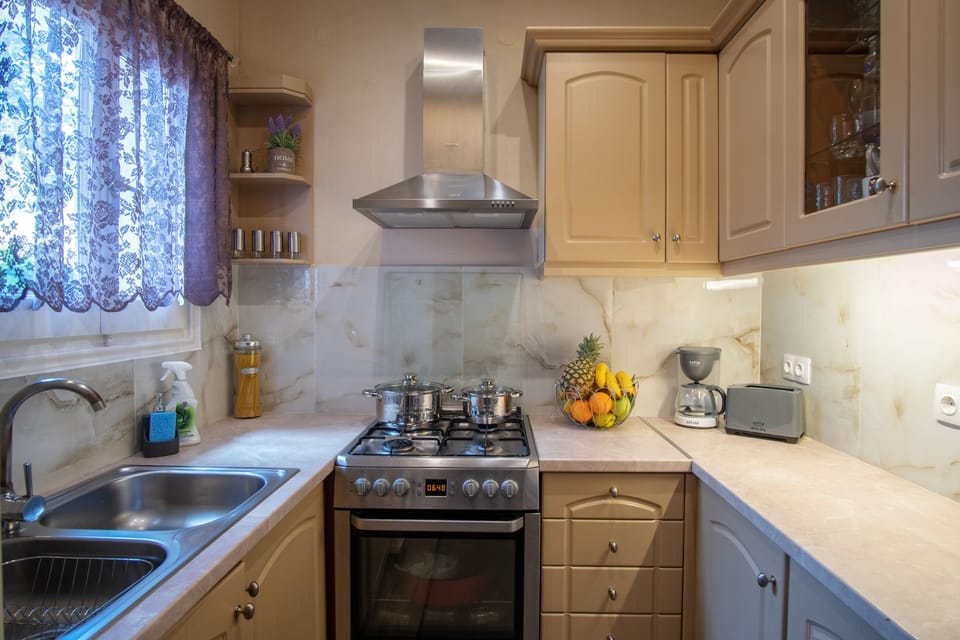 Star Jasmine House Acharavi-Kitchen