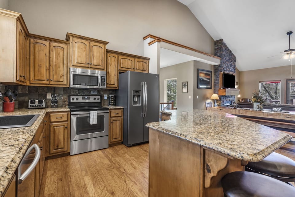Fully Stocked Kitchen (Main Level)