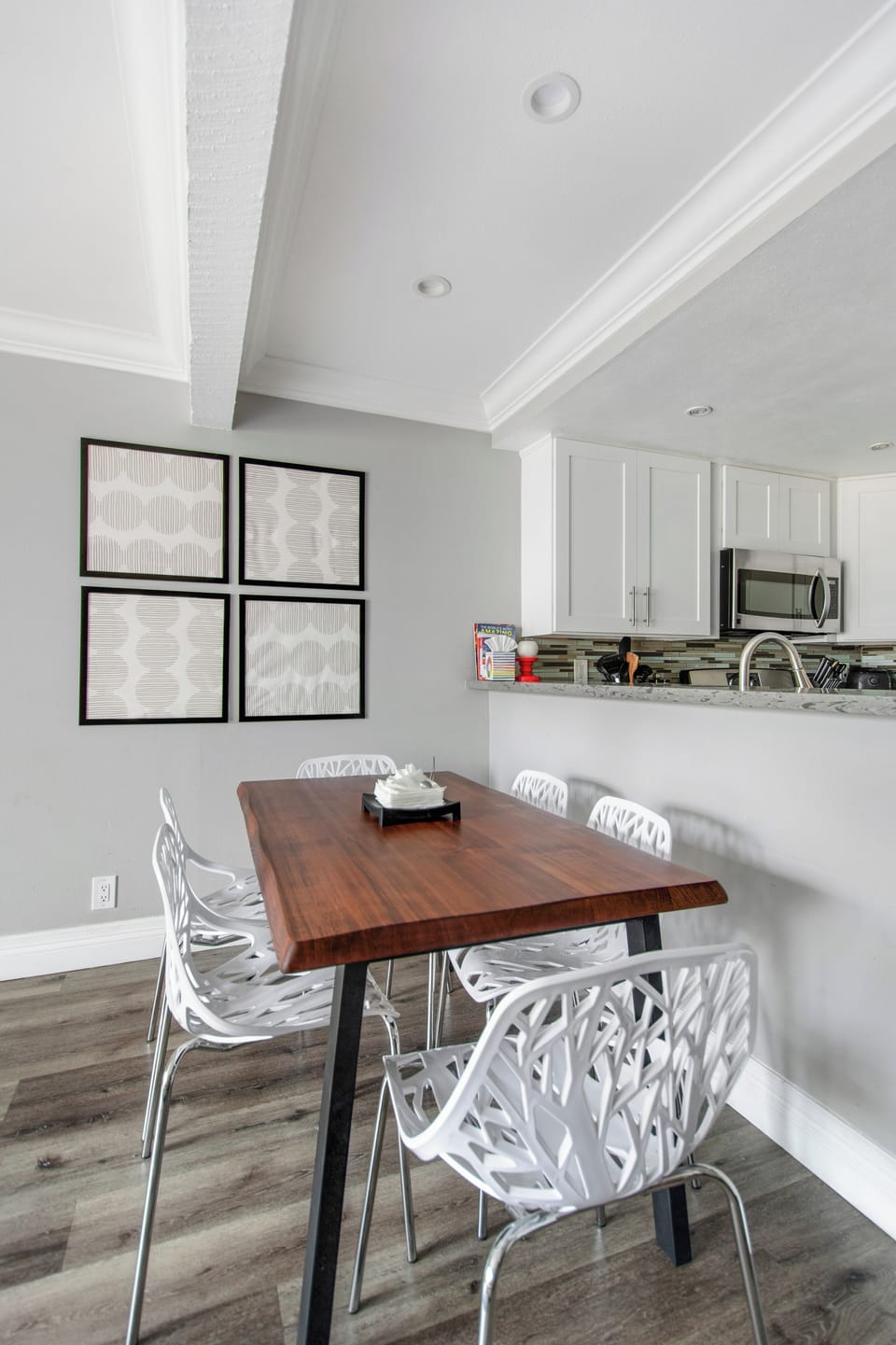 Dining area with table and 6 chairs