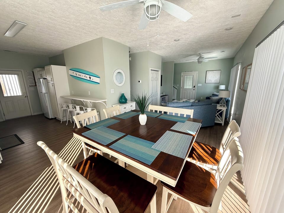 Open concept dining for 12