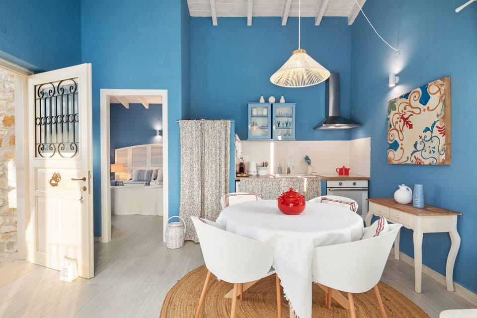 Living and kitchen area
