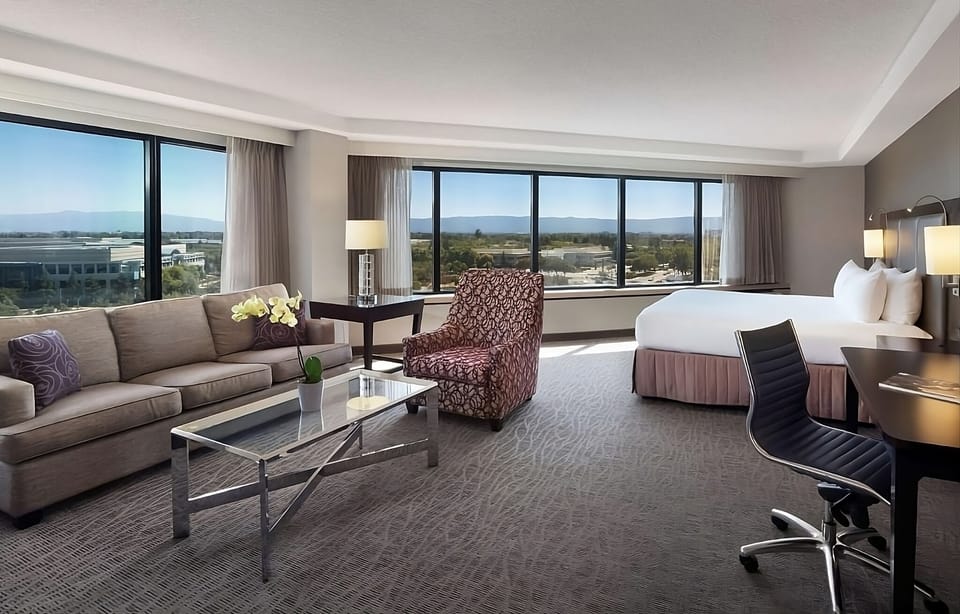 King sized bed! Exact unit will be assigned upon arrival. Views, colors and decor may vary.