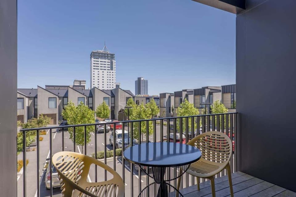 Balcony with seating