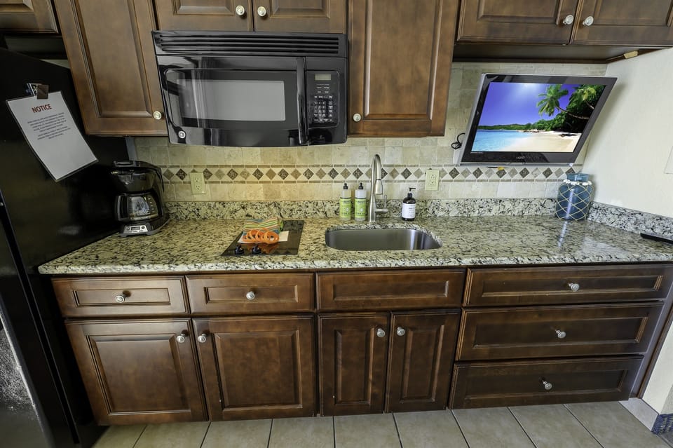 Large Kitchen Area