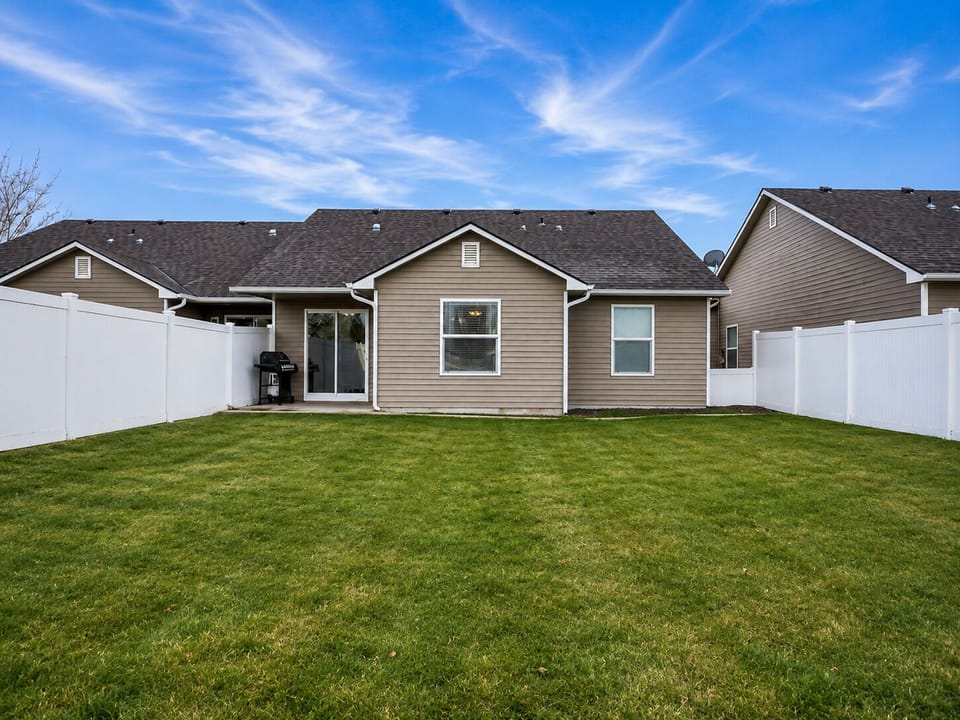 Home 1: Large Private Backyard with Grill