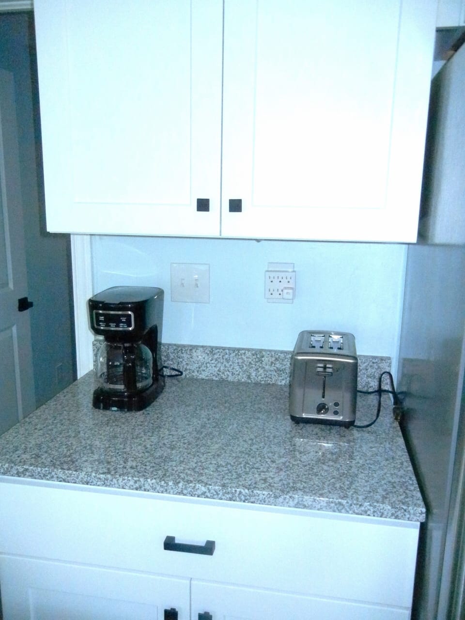 Coffee automatic drip and toaster