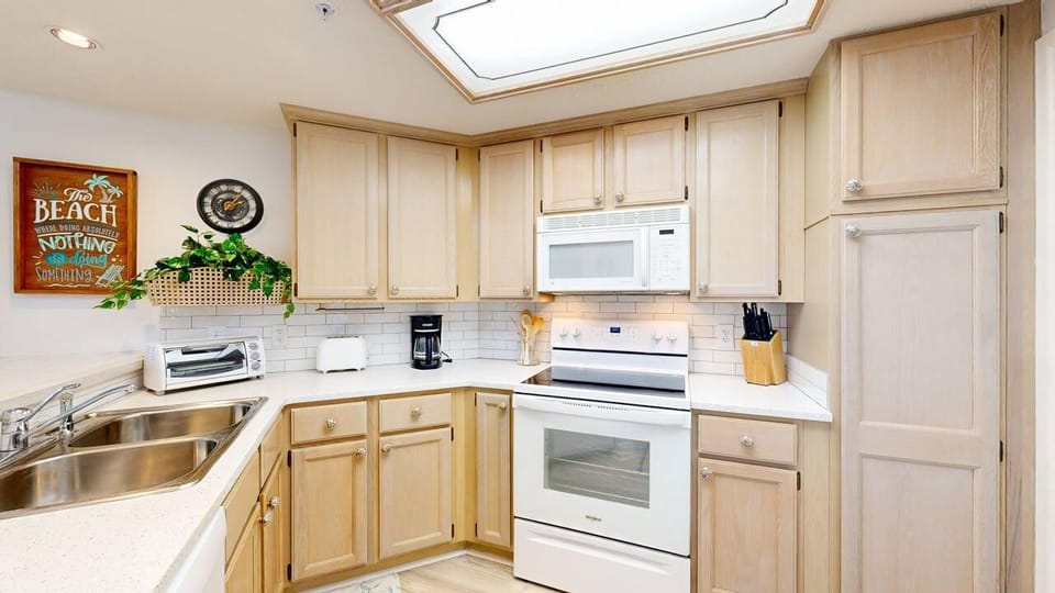 Fully Stocked Kitchen