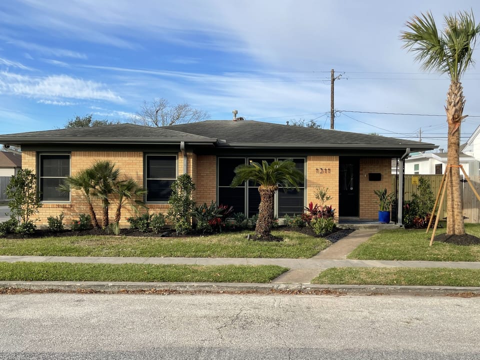 You next home away from home in beautiful Palm Gardens.