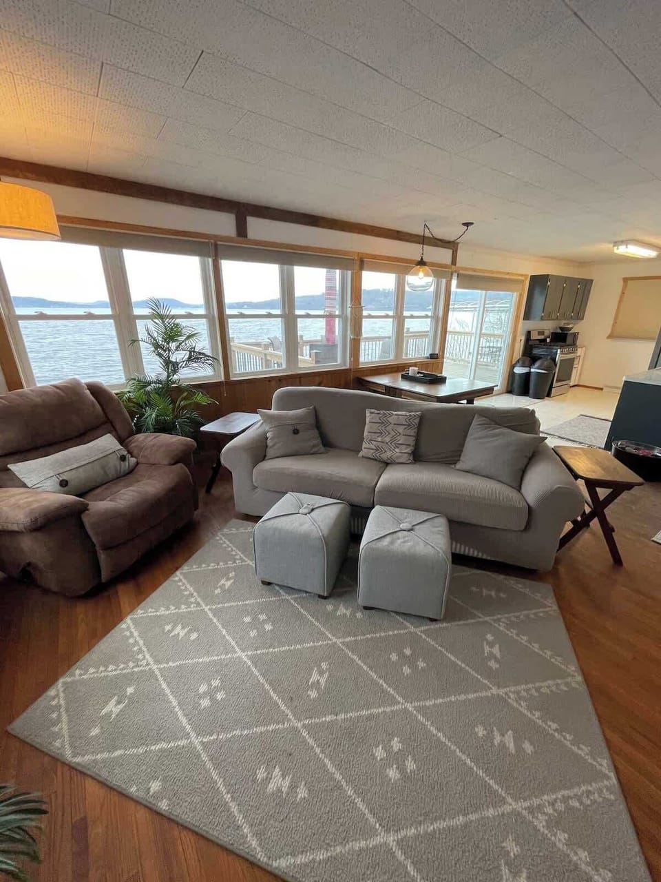 Living Room / Kitchen View