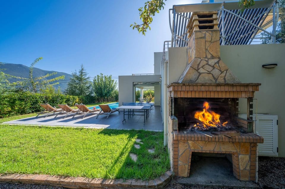 Villa Roses image