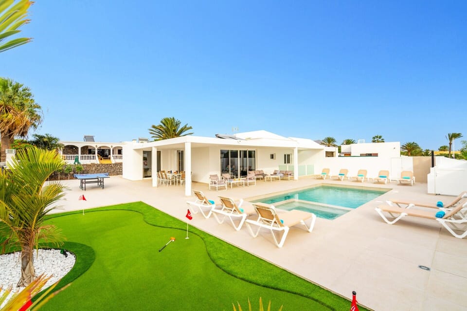 Villa Catherina image