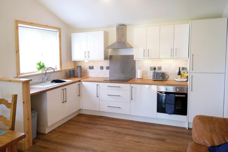 Pen Dragon - 2 Bedroom Cottage - Pen-Clawdd (2843)