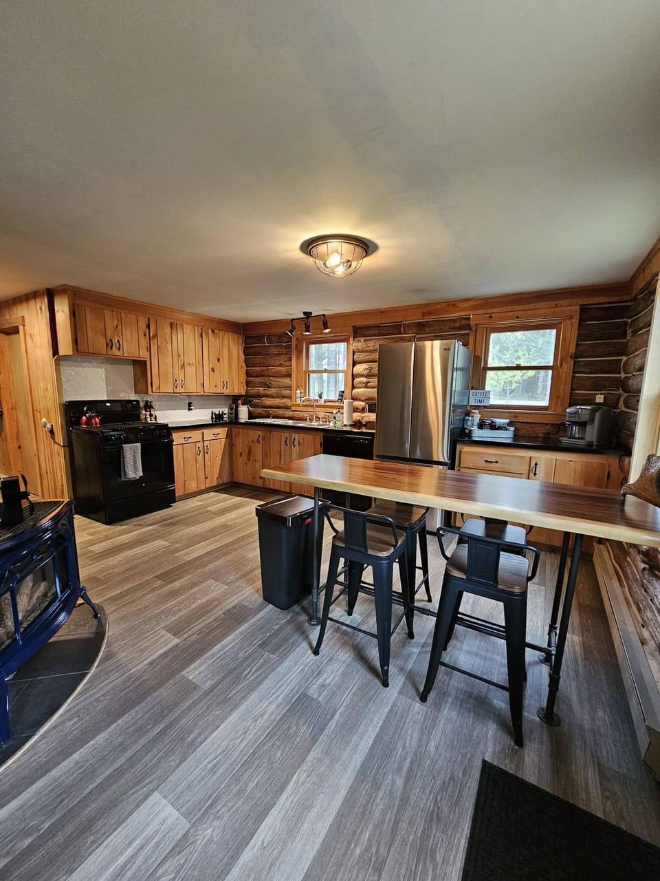 Full kitchen