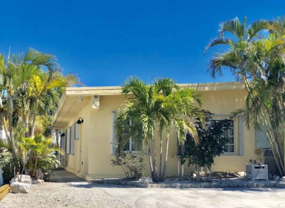 5 Star 440 4th St Key Colony Beach