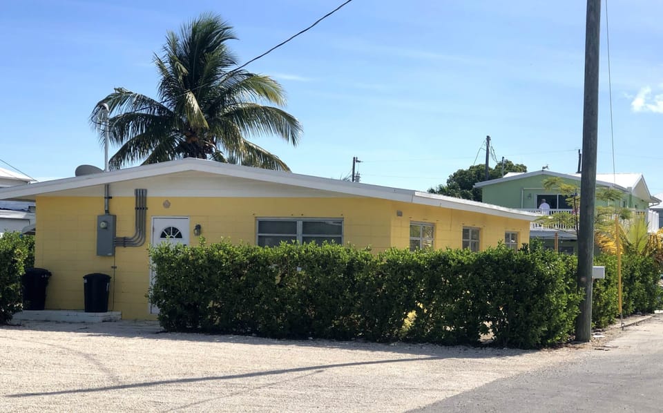 11327 4th Ave, free standing Ocean home