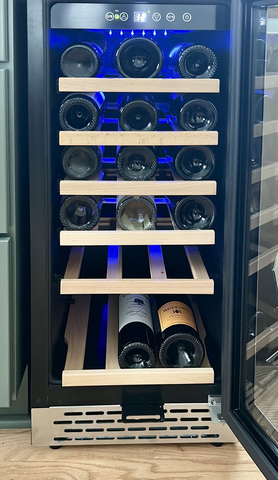 Wine exchange: Take a bottle, leave a bottle!