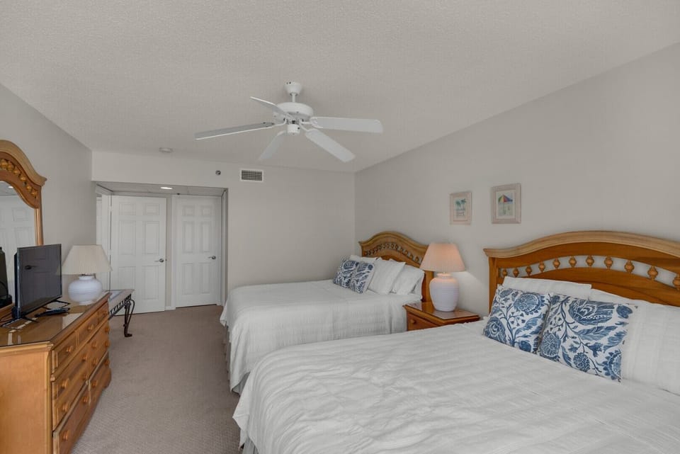 Guest bedroom