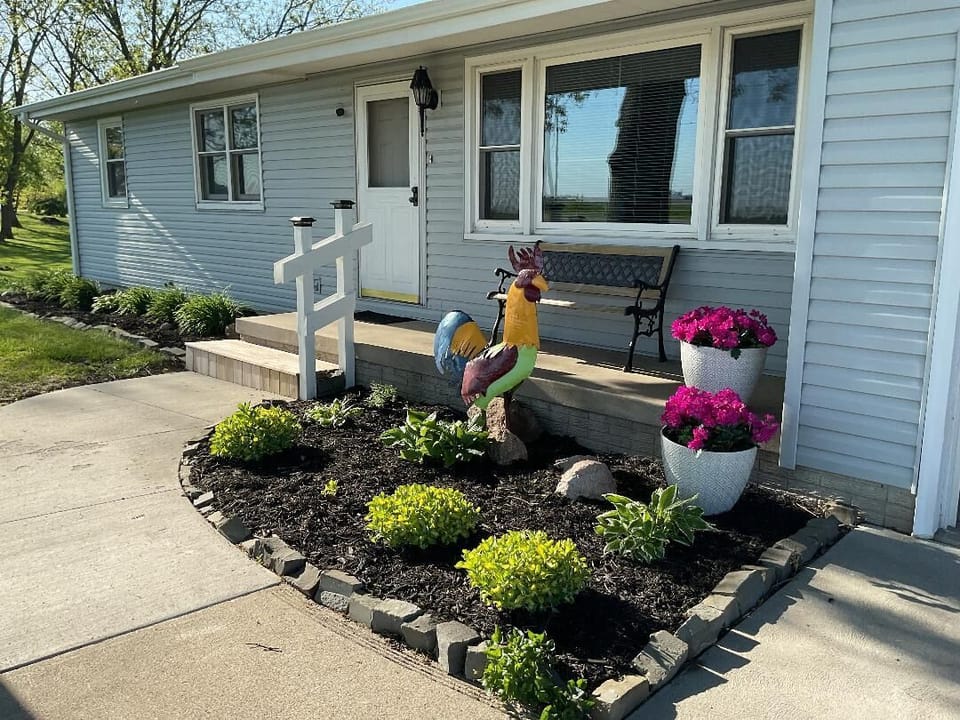 Randy the rooster welcomes you.