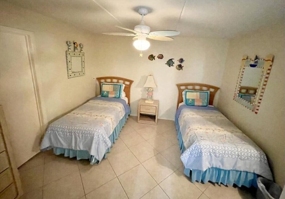 Middle Bedroom