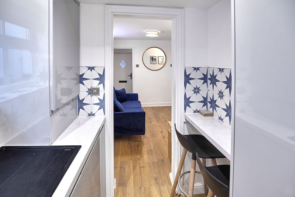 Clinker Cottage, Whitby - Host & Stay