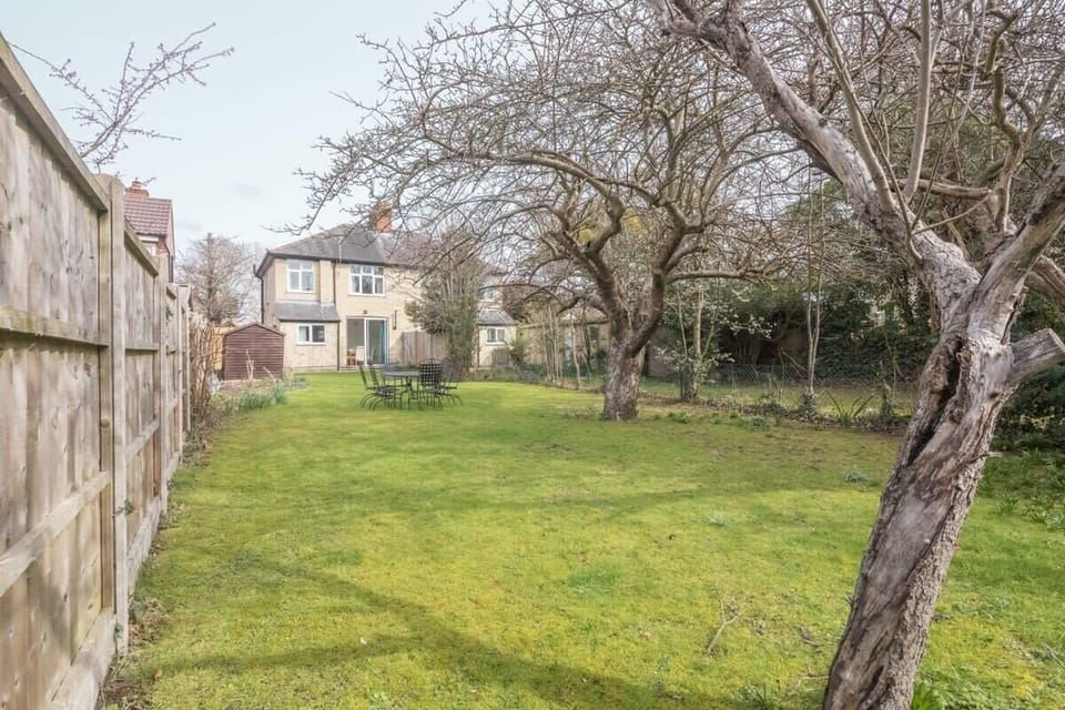 Large Enclosed Garden