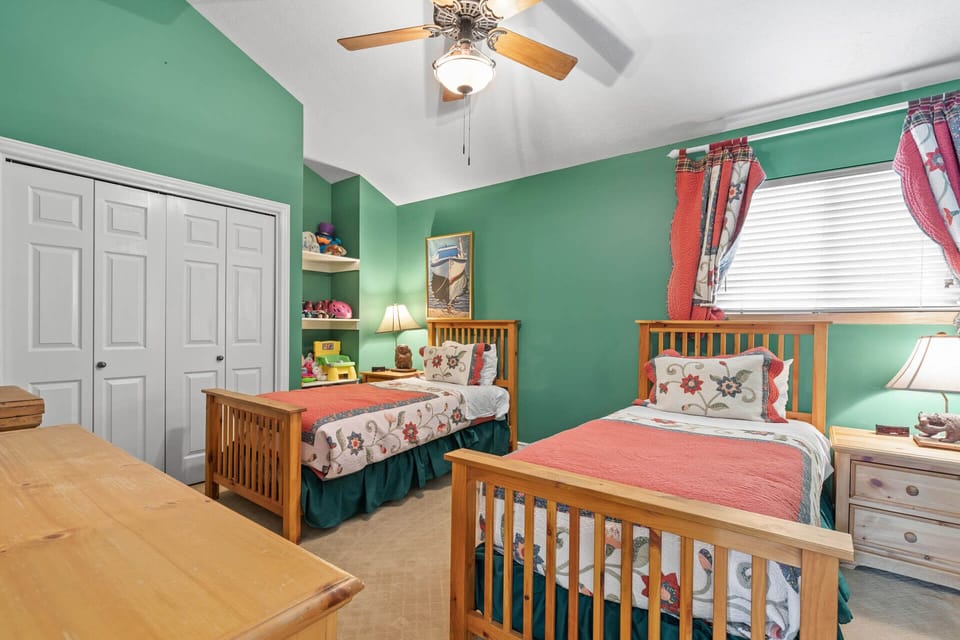 Vacation Rentals in Park City at Park West Village 1700: Third bedroom with two Twin beds