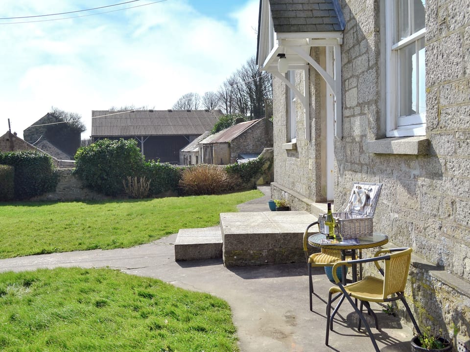 Garden and grounds | Coachmans, Praa Sands