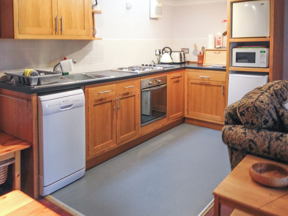 Kitchen | Lee Cottage - St Cuthbert&rsquo;s Square, Holy Island