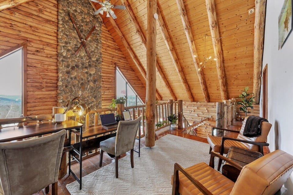 Second floor lounge